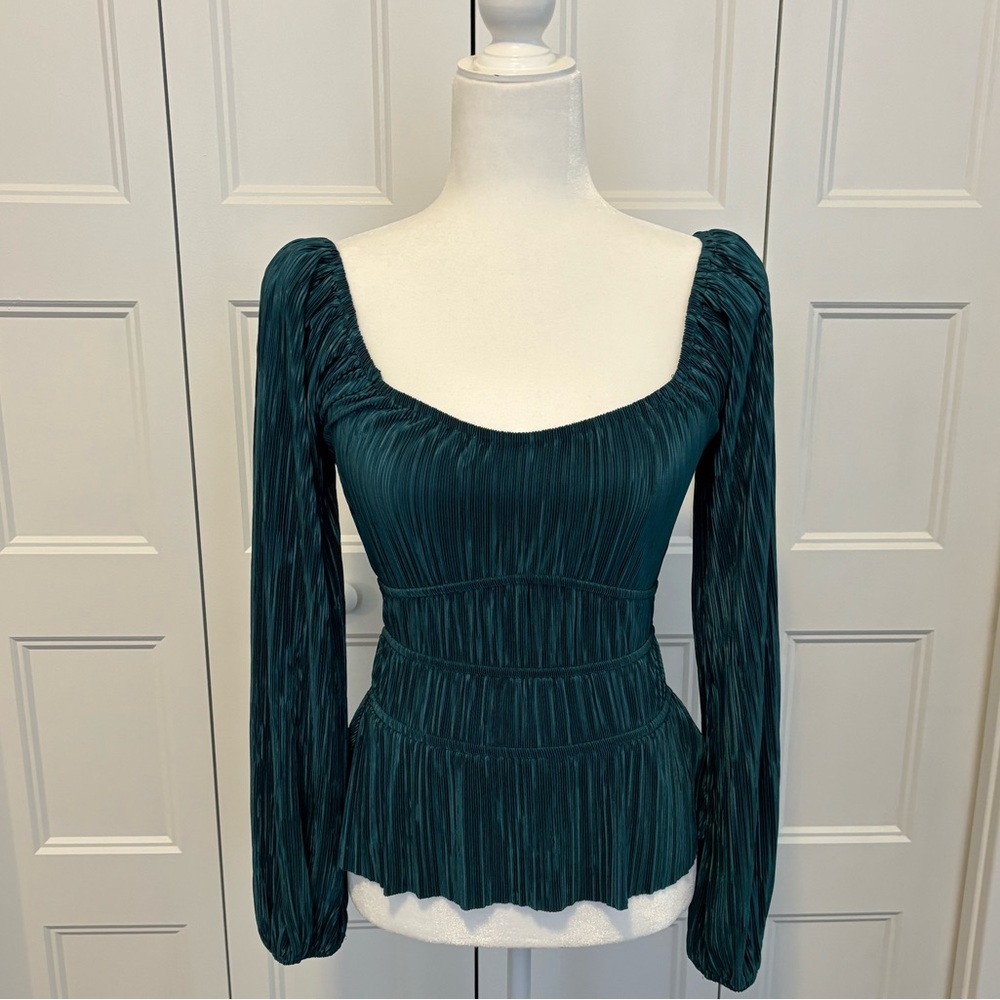 Express Scoop Neck Balloon Sleeve Top